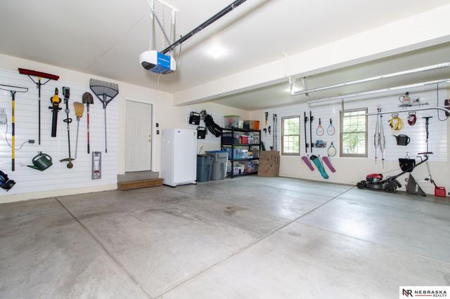 6808 Ridge Road, Lincoln, NE 68512