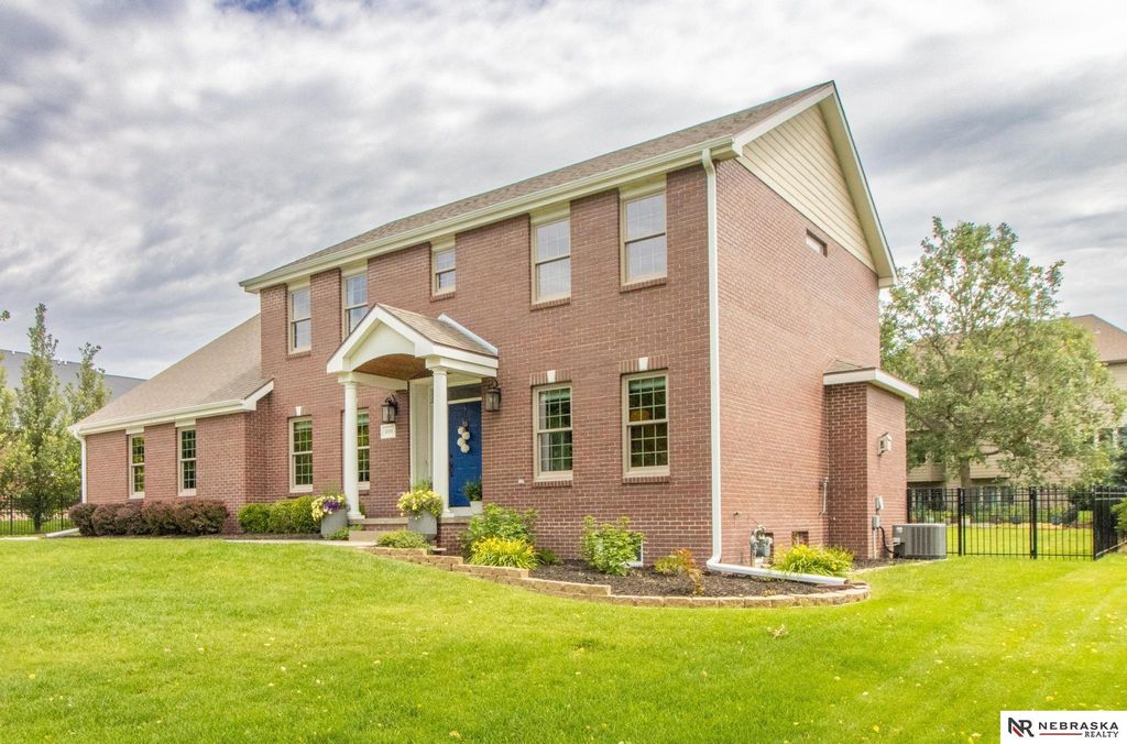 6808 Ridge Road, Lincoln, NE 68512