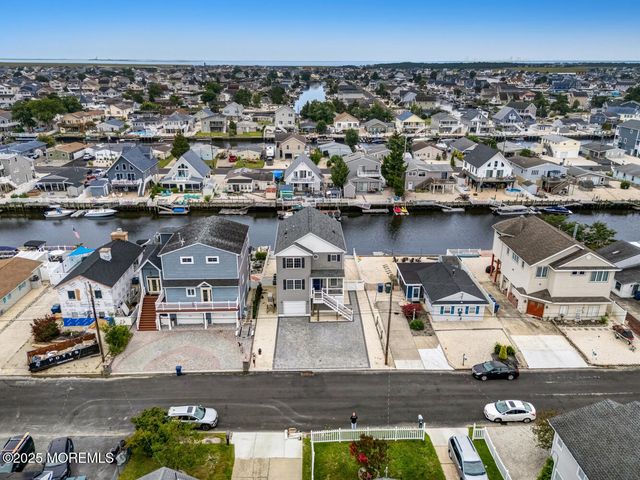 21 Lake Saint Clair Drive, Little Egg Harbor, NJ 08087