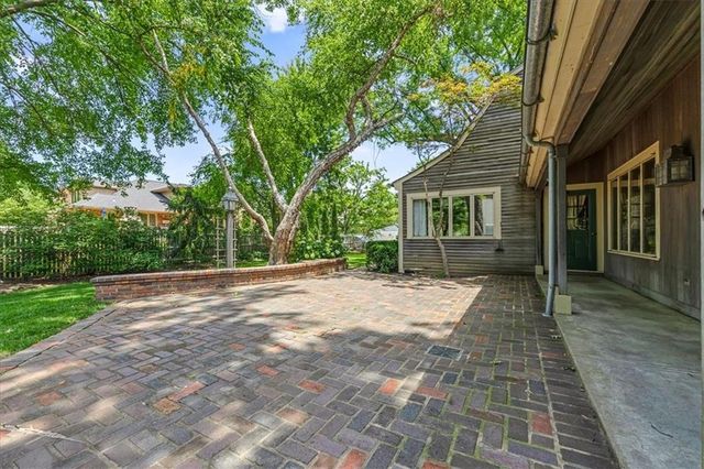3510 W 102nd Street, Leawood, KS 66206
