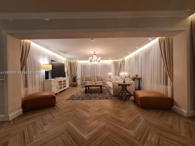 1625 Daytonia Rd, Miami Beach, FL 33141