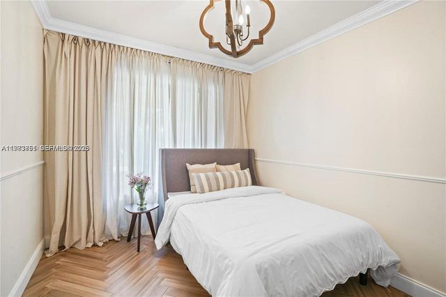 1625 Daytonia Rd, Miami Beach, FL 33141