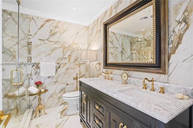 1625 Daytonia Rd, Miami Beach, FL 33141