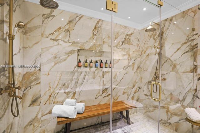 1625 Daytonia Rd, Miami Beach, FL 33141