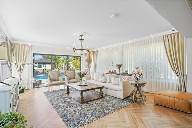 1625 Daytonia Rd, Miami Beach, FL 33141