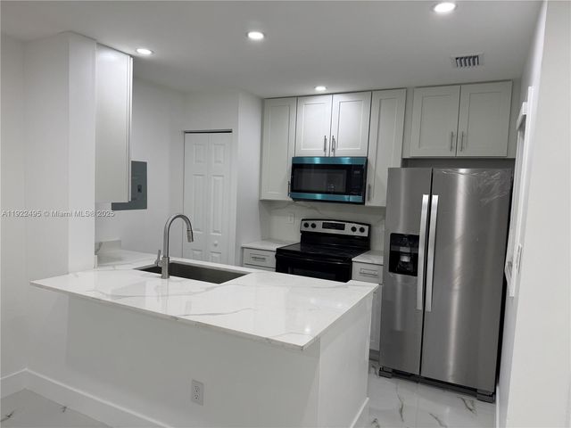 9726 Hammocks Blvd 203-26, Miami, FL 33196