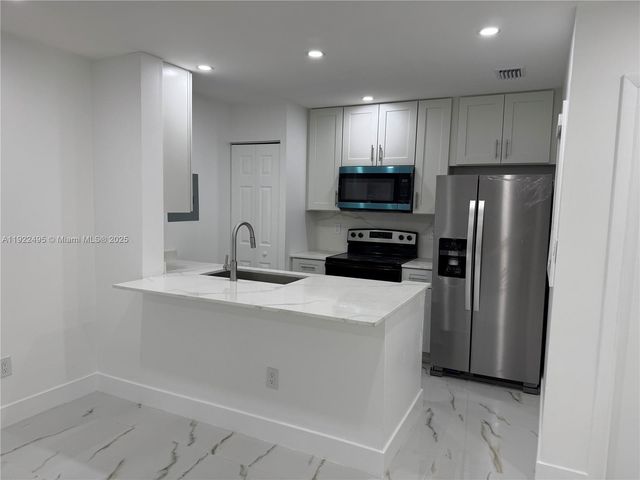 9726 Hammocks Blvd 203-26, Miami, FL 33196