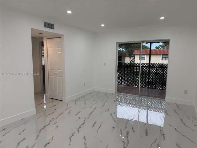 9726 Hammocks Blvd 203-26, Miami, FL 33196