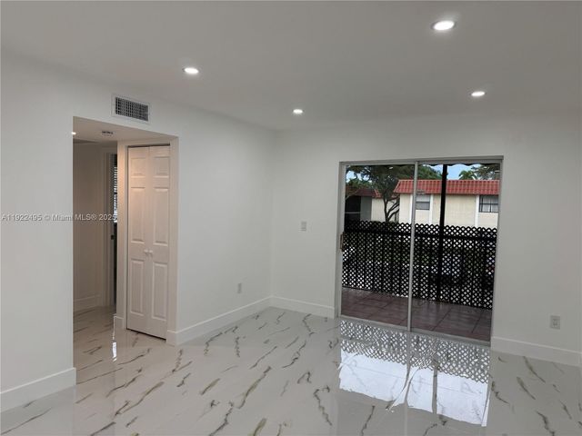 9726 Hammocks Blvd 203-26, Miami, FL 33196