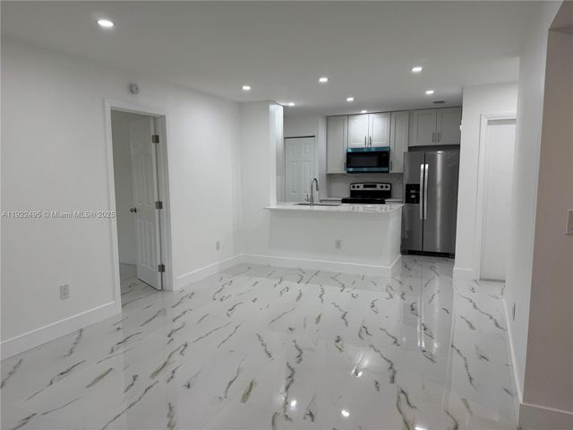 9726 Hammocks Blvd 203-26, Miami, FL 33196