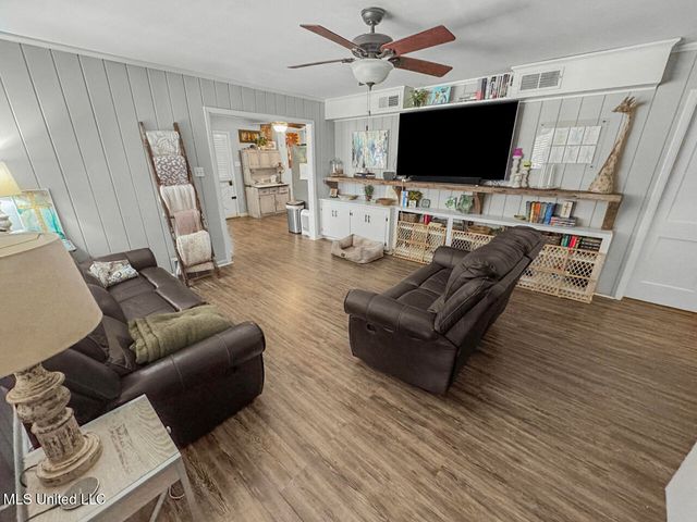 4 Oakhurst Drive, Natchez, MS 39120