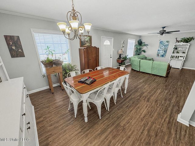 4 Oakhurst Drive, Natchez, MS 39120