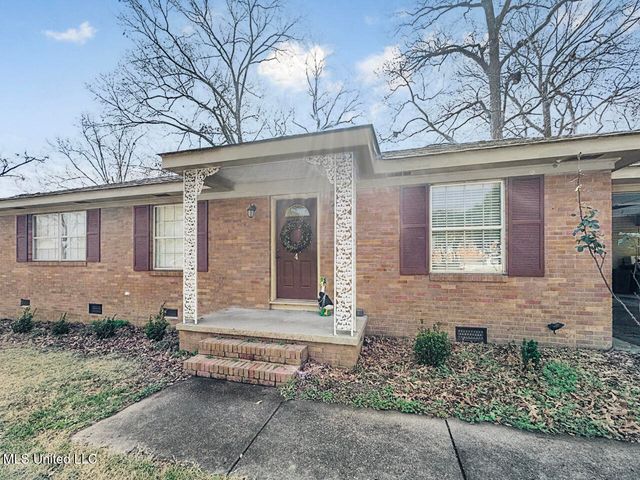 4 Oakhurst Drive, Natchez, MS 39120