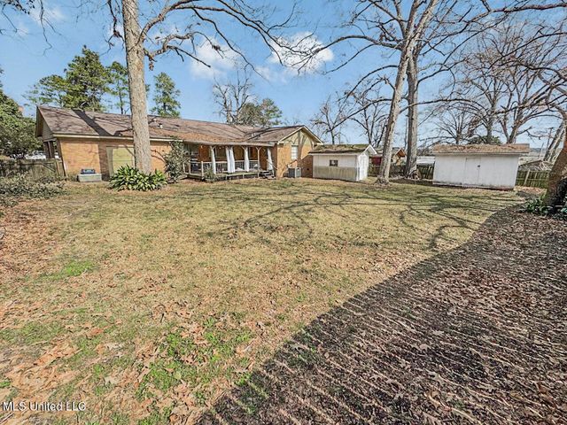 4 Oakhurst Drive, Natchez, MS 39120