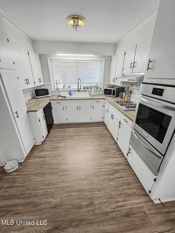 4 Oakhurst Drive, Natchez, MS 39120