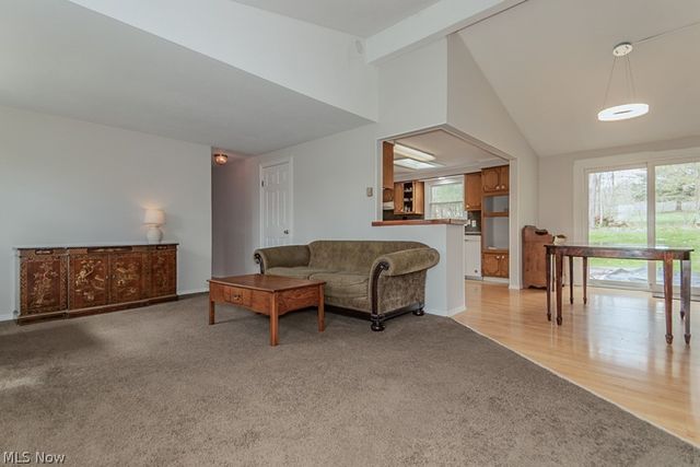 18890 Maplewood Lane, Chagrin Falls, OH 44023