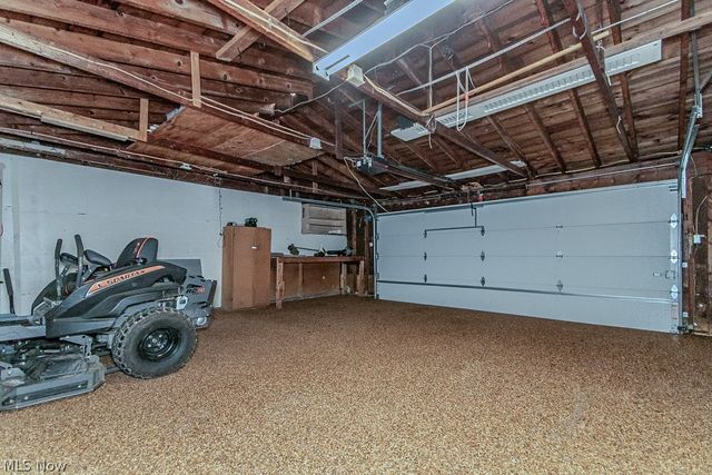 18890 Maplewood Lane, Chagrin Falls, OH 44023
