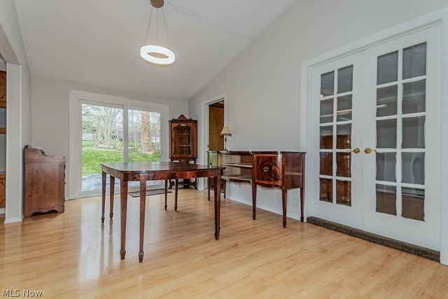 18890 Maplewood Lane, Chagrin Falls, OH 44023