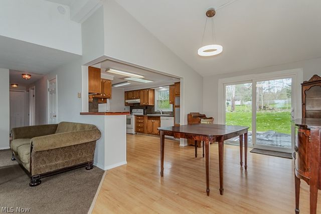 18890 Maplewood Lane, Chagrin Falls, OH 44023