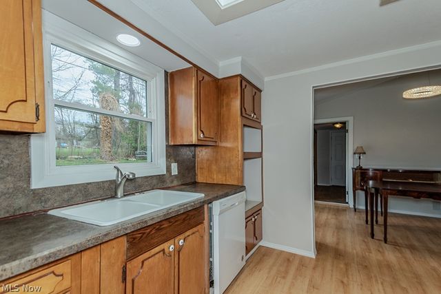 18890 Maplewood Lane, Chagrin Falls, OH 44023