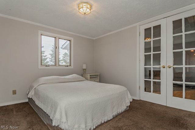 18890 Maplewood Lane, Chagrin Falls, OH 44023