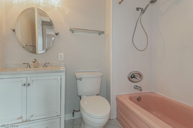 18890 Maplewood Lane, Chagrin Falls, OH 44023