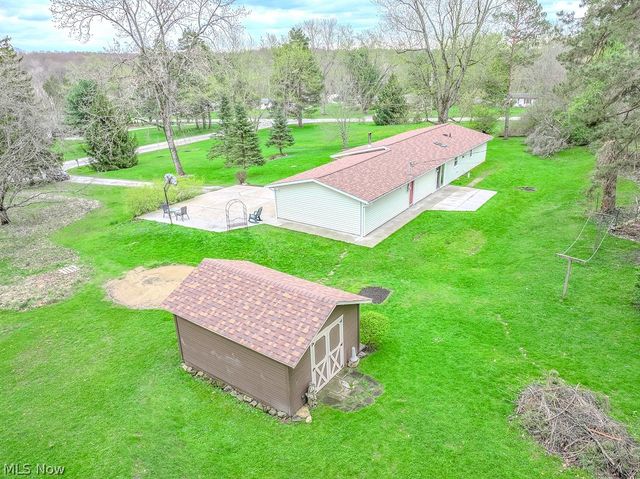18890 Maplewood Lane, Chagrin Falls, OH 44023