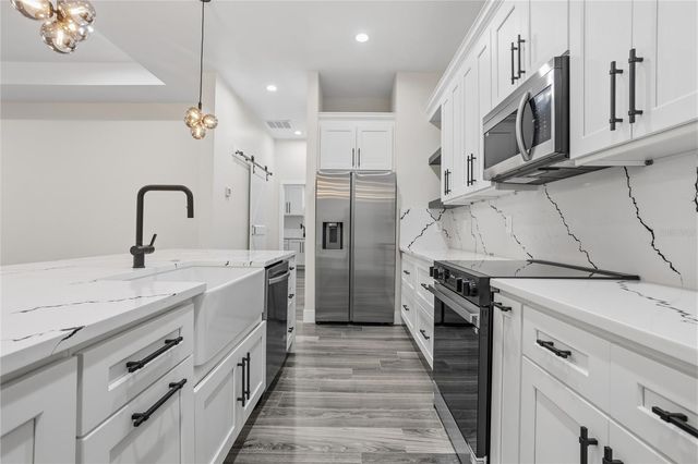 30076 APRICOT AVENUE, Eustis, FL 32736