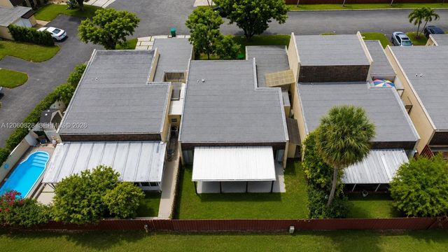 7334 Pepper Pike Dr, Hialeah, FL 33015