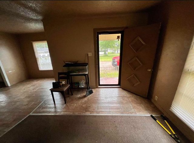 242 E Main, Van, TX 75790