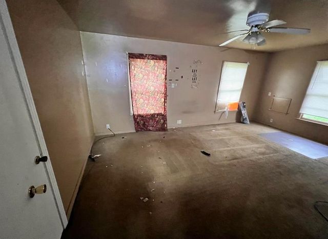 242 E Main, Van, TX 75790