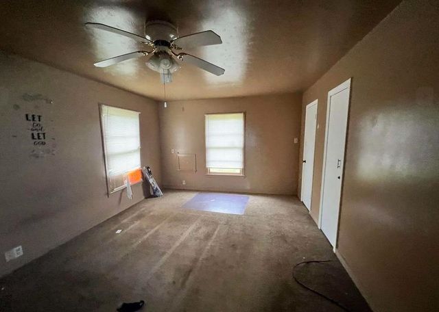 242 E Main, Van, TX 75790