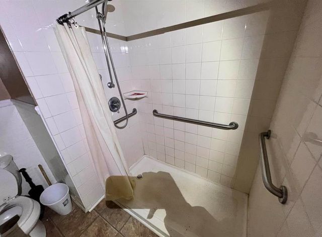 242 E Main, Van, TX 75790