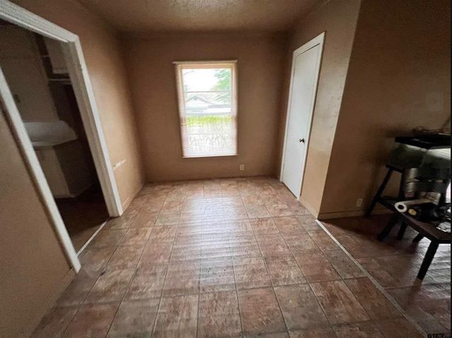 242 E Main, Van, TX 75790