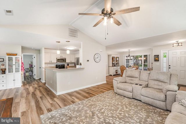 102 PARLIAMENT ST, Locust Grove, VA 22508