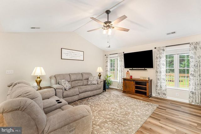 102 PARLIAMENT ST, Locust Grove, VA 22508
