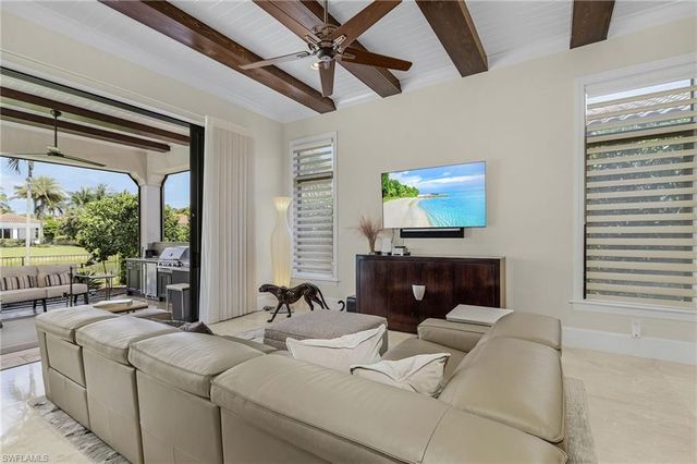 2220 Residence CIR, Naples, FL 34105