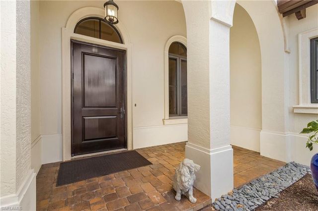 2220 Residence CIR, Naples, FL 34105