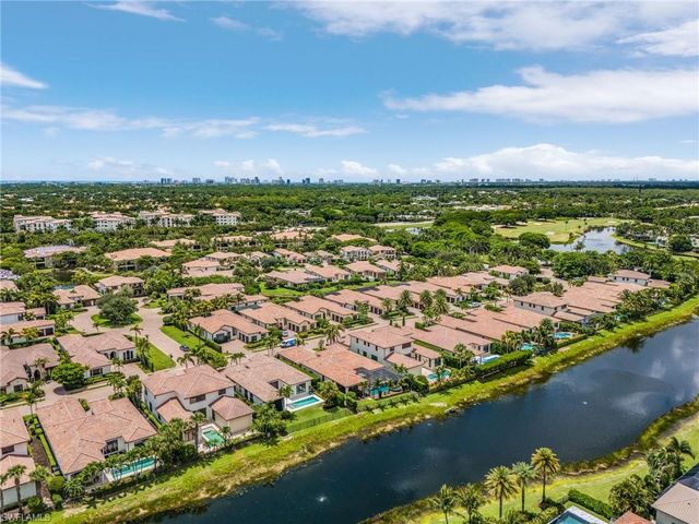 2220 Residence CIR, Naples, FL 34105