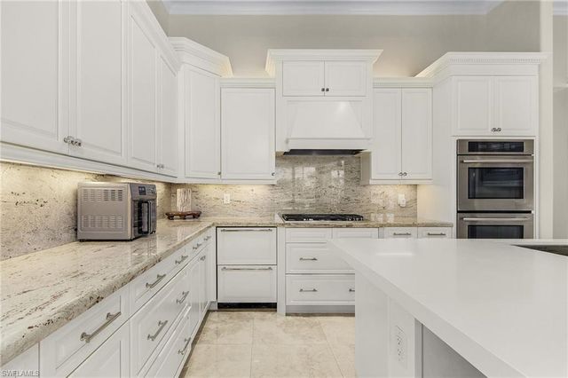 2220 Residence CIR, Naples, FL 34105