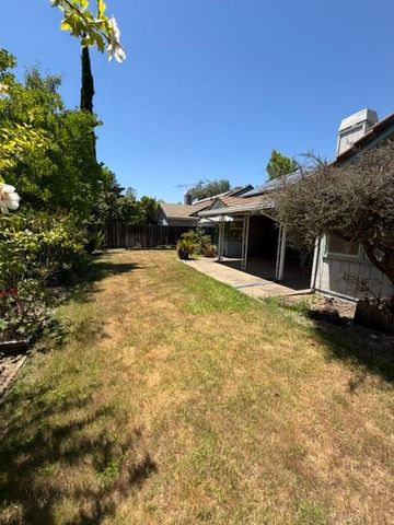 12000 Norman Ln, Auburn, CA 95603