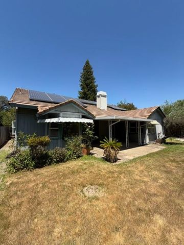 12000 Norman Ln, Auburn, CA 95603
