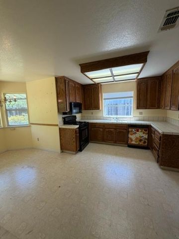 12000 Norman Ln, Auburn, CA 95603