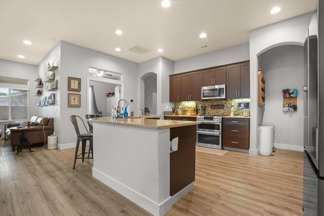 2930 Mineshaft Ct, Riverbank, CA 95367