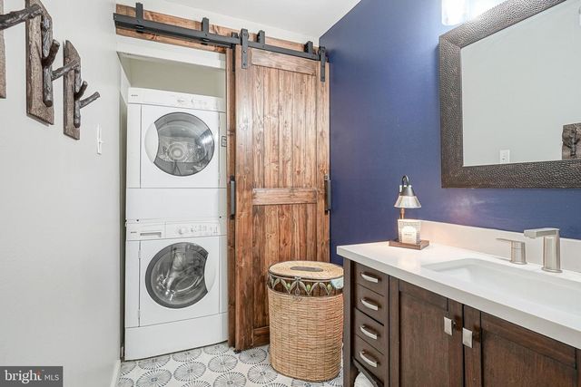 2305 SANDRA RD, Voorhees, NJ 08043