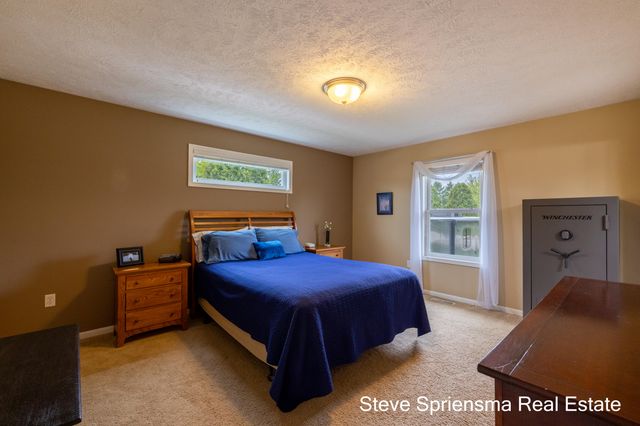 12717 60th Avenue, Allendale, MI 49401