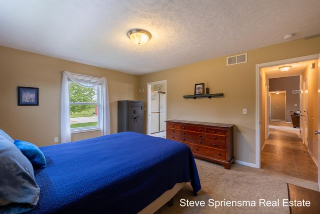12717 60th Avenue, Allendale, MI 49401