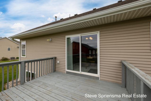 12717 60th Avenue, Allendale, MI 49401