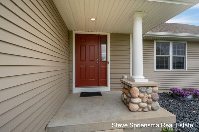 12717 60th Avenue, Allendale, MI 49401