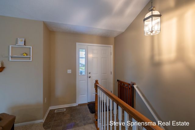 12717 60th Avenue, Allendale, MI 49401